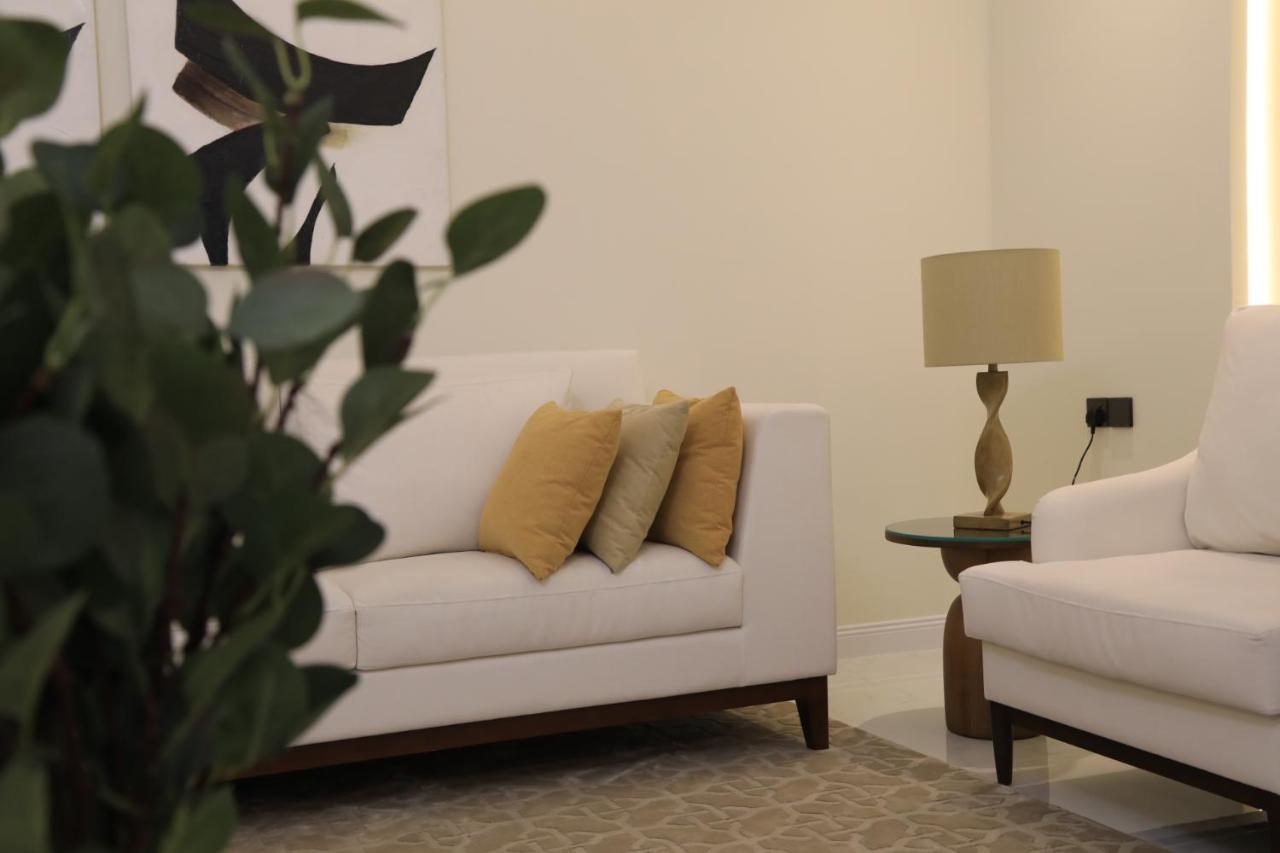 Quiet House * Hatta